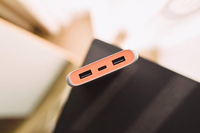 ��������ح����ָеı�˹��10000��������ʯ��籦